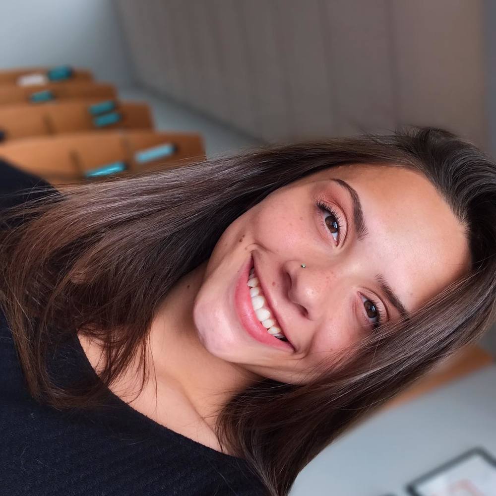Meet your Posher, Alivia